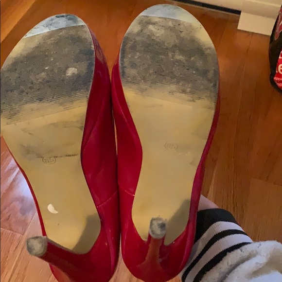 Lightly worn patent leather red Steve Madden heels - Picture 4 of 4
